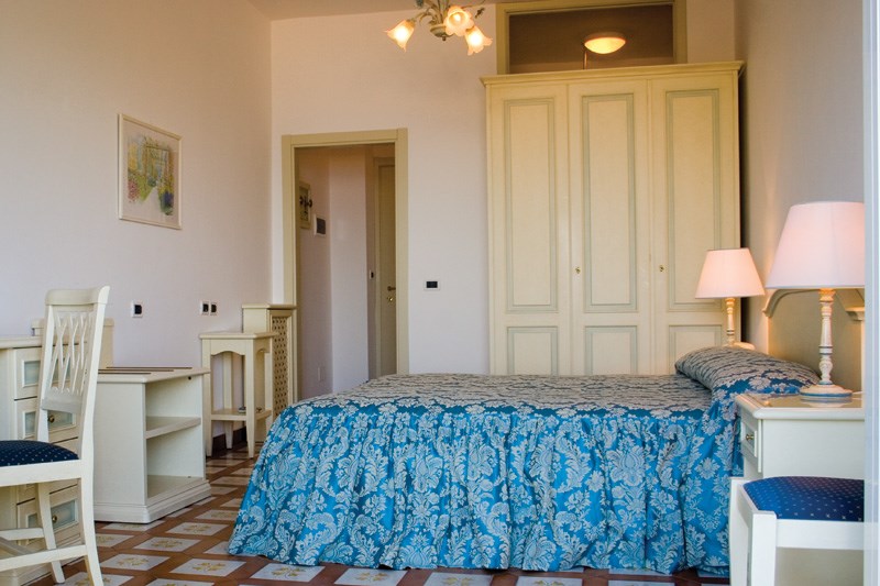 Hotel Terme San Lorenzo - Tel: 081.19.75.19.29