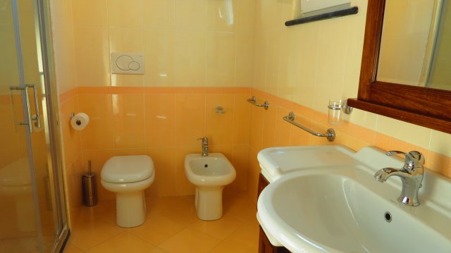 Case Vacanza Villa Flora - Tel: 081.19.75.19.29