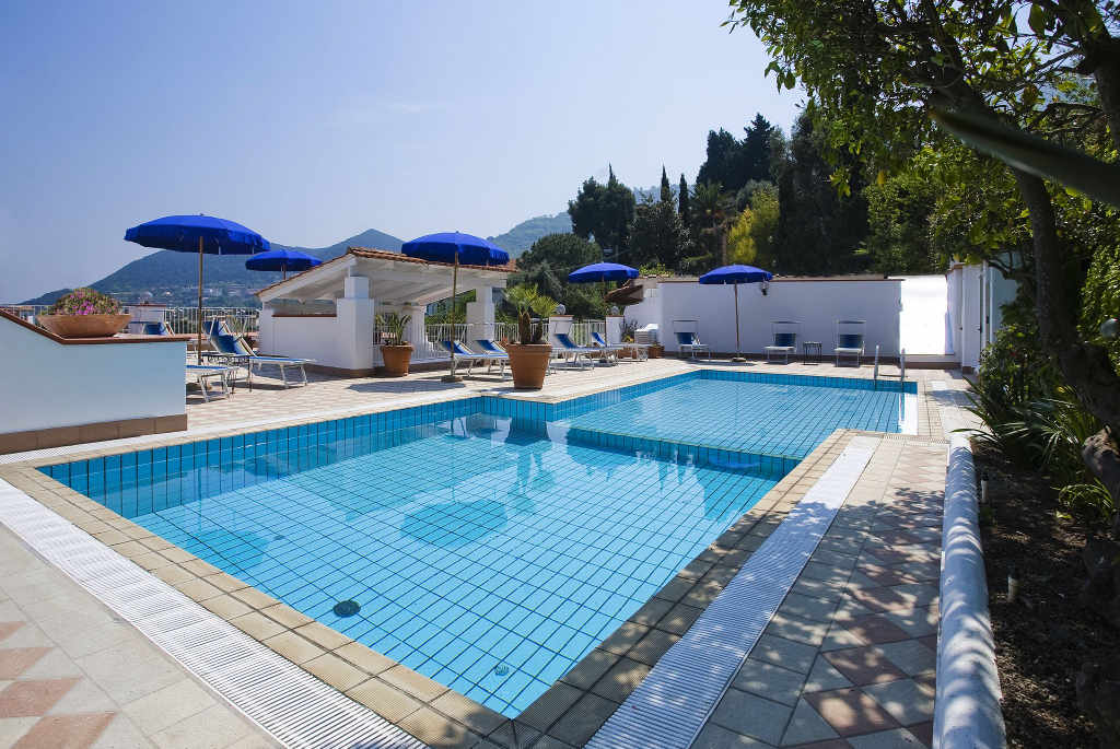 Hotel Villa d'Orta - Tel: 081.19.75.19.29
