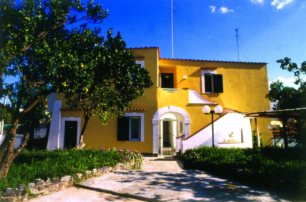 Hotel La Marticana - Tel: 081.19.75.19.29