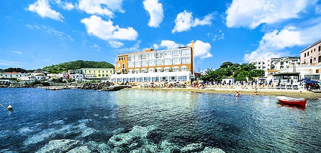 Hotel Miramare e Castello - Tel: 081.19.75.19.29