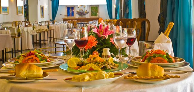Hotel La Reginella - Tel: 081.19.75.19.29