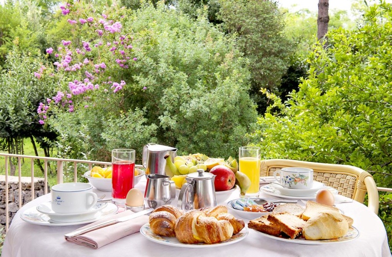 Hotel Terme San Giovanni - Tel: 081.19.75.19.29