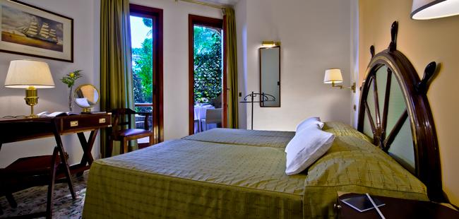 Albergo San Montano - Tel: 081.19.75.19.29