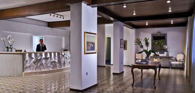 Albergo San Montano - Tel: 081.19.75.19.29