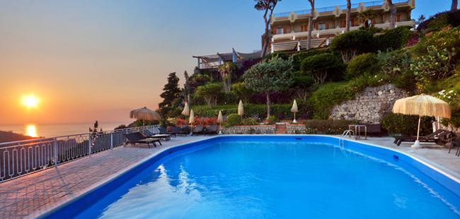 Albergo San Montano - Tel: 081.19.75.19.29