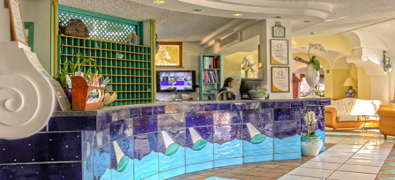 Hotel Terme Tritone - Tel: 081.19.75.19.29